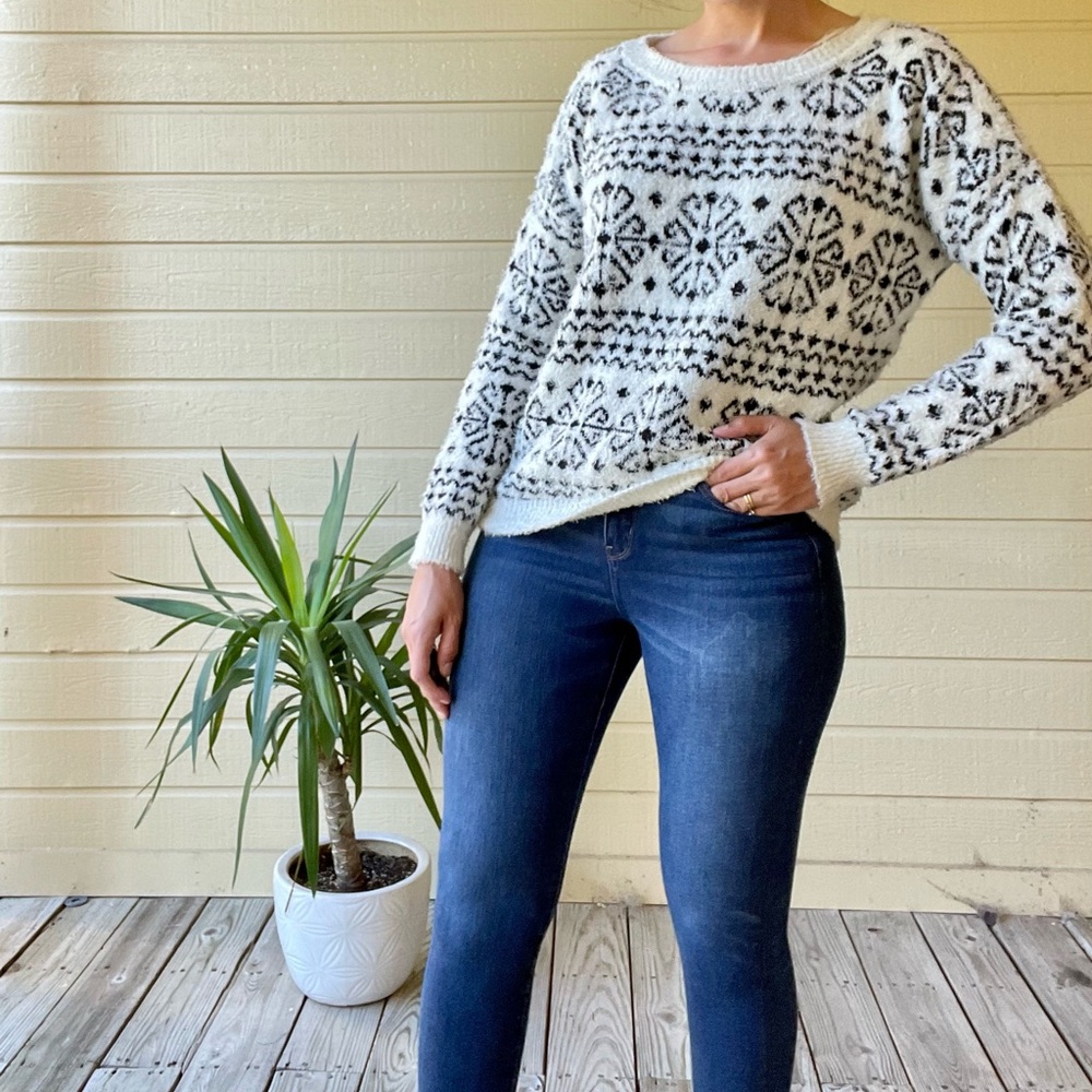 Joseph A. Black & White Patterned Acrylic Sweater, Small